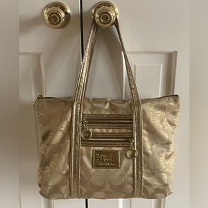 Gold Coach Logo Shoulder bag